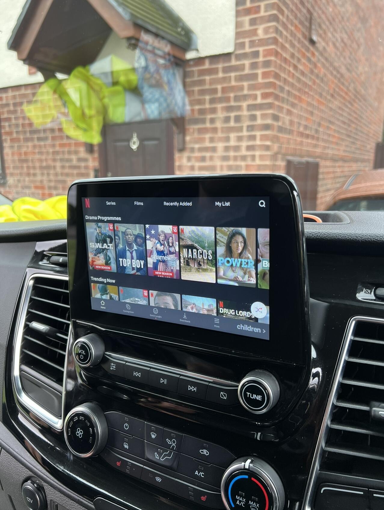 Youtube & Netflix AI-Box für Ford